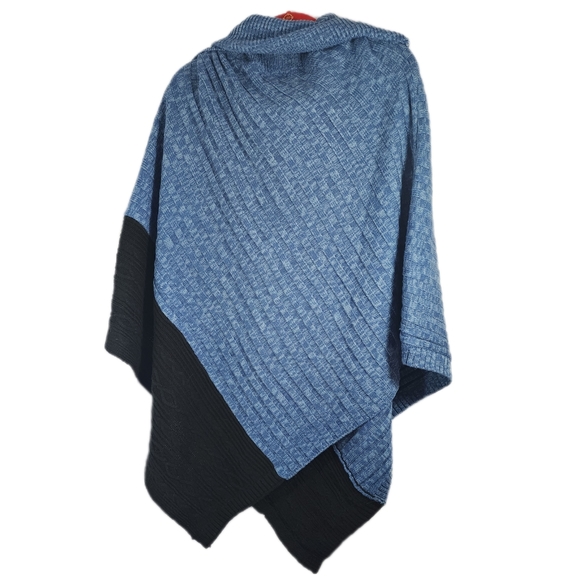 Tint and Shadow size 1X blue shawl sweater - Picture 2 of 4